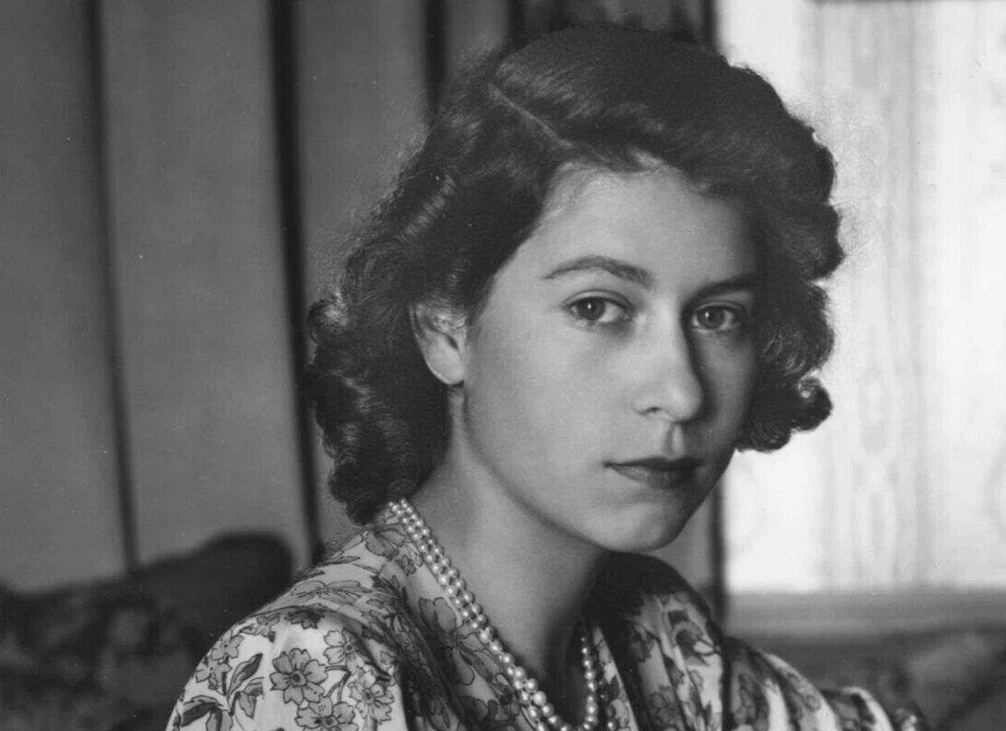 Her Royal Majesty Queen Elizabeth Ii England Age 16 Picture Keychain Print