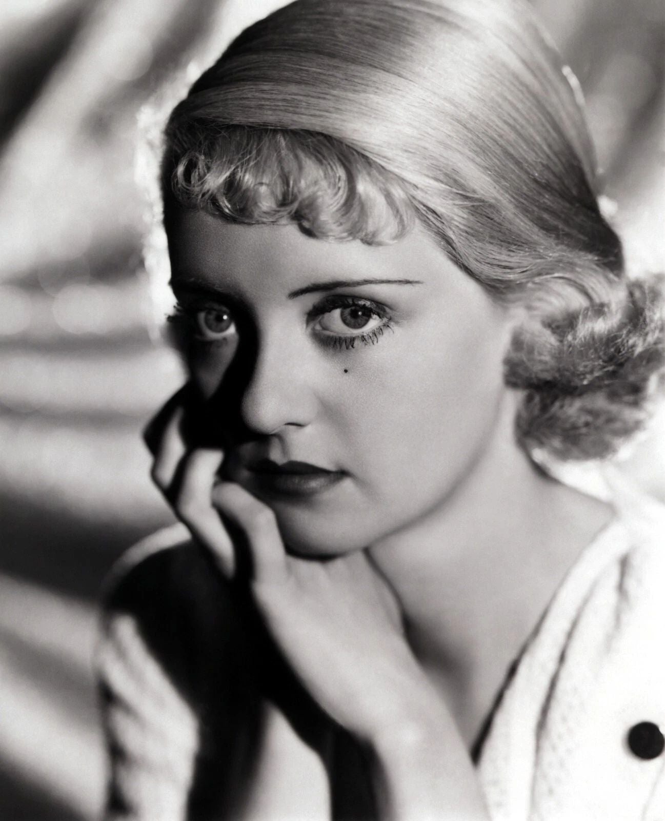 Hollywood Actress Bette Davis Classic Publicity Picture Keychain Print