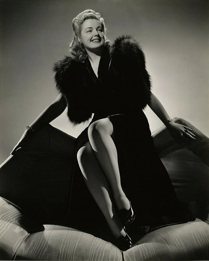 Hollywood Golden Age Actress Mary Beth Hughes Retro Picture Photo
