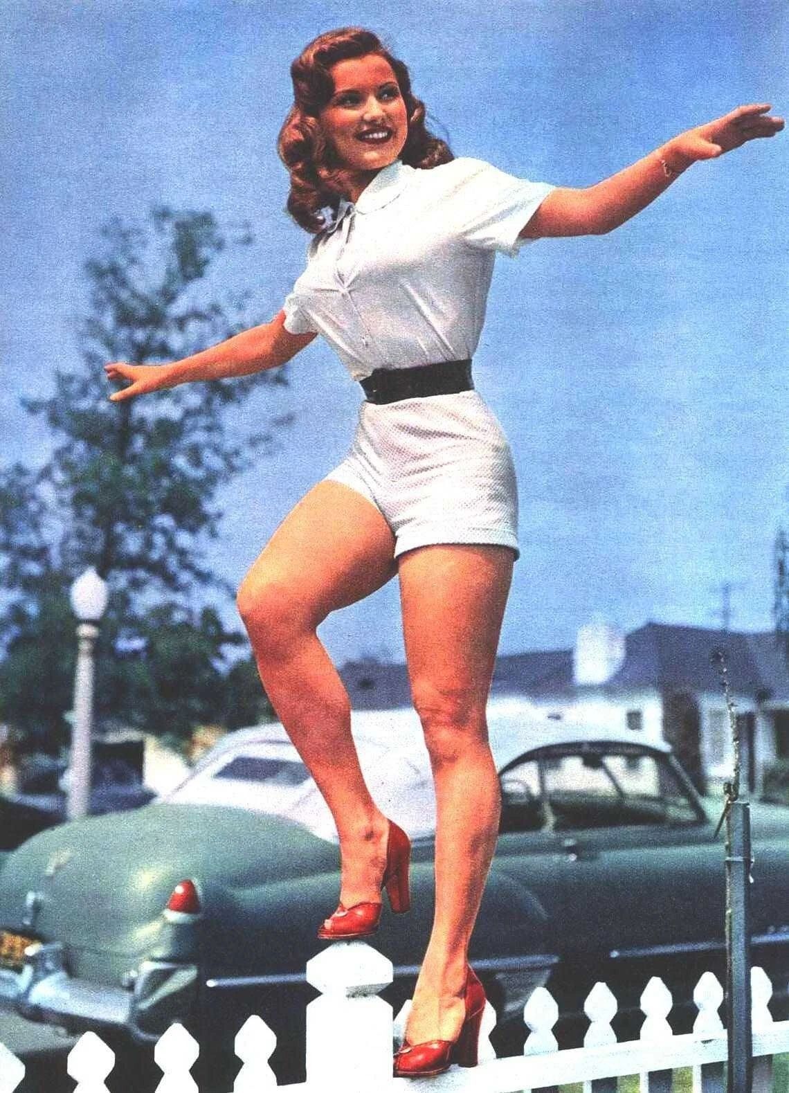 Hollywood Golden Era Actress Debra Paget Classic Pin Up Picture Photo