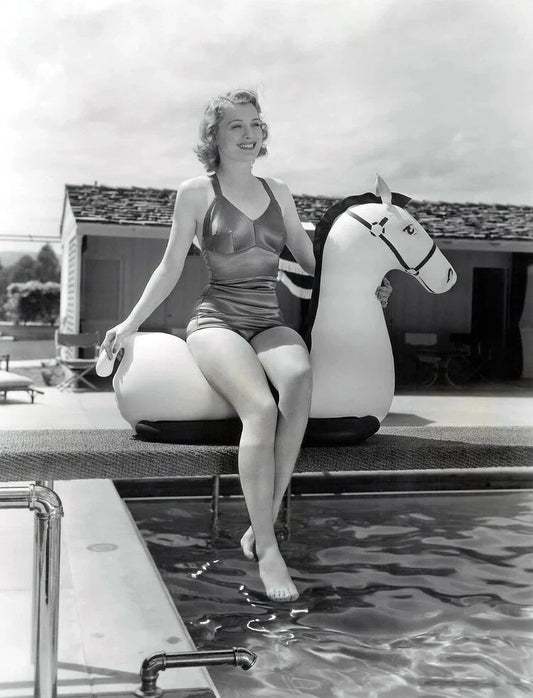 Hollywood Movie Star Ellen Drew In Classic Retro Poolside Picture Magnet