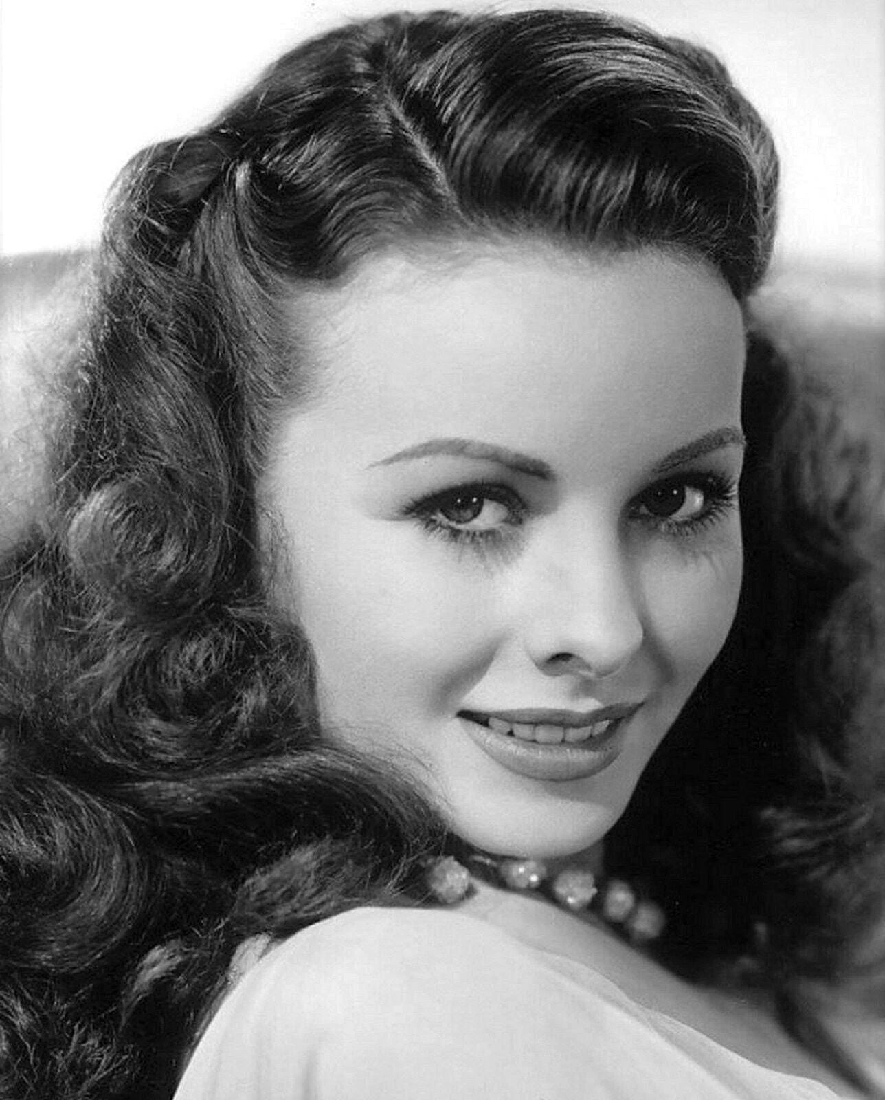 Hollywood Movie Star Jeanne Crain Close Up Portrait Retro Keychain Keychain