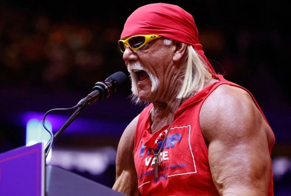 Hulk Hogan Campaigning For President Donald Trump Keychain Picture Keychain