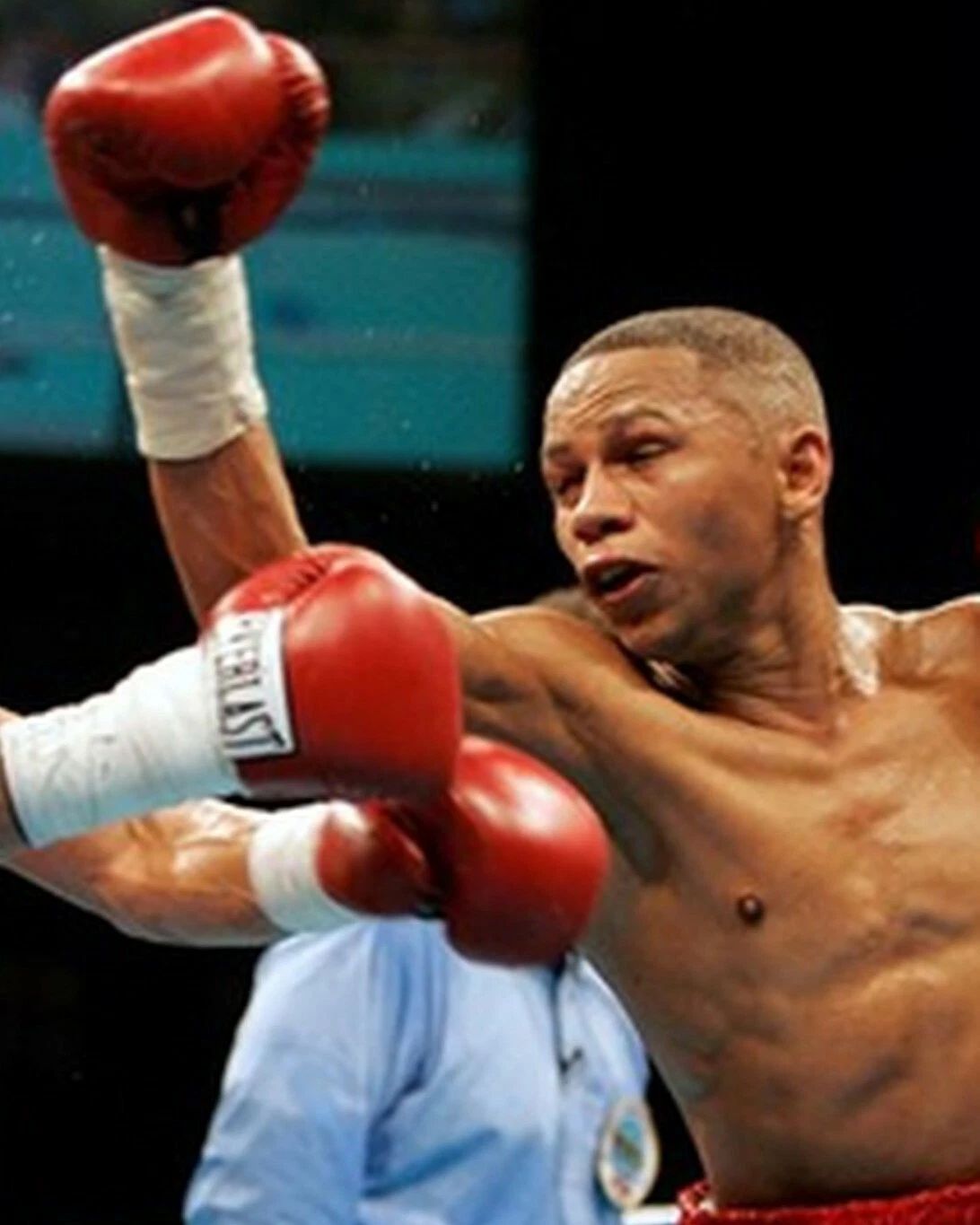 Ivan Calderon Magnet Boxing Picture Close Action