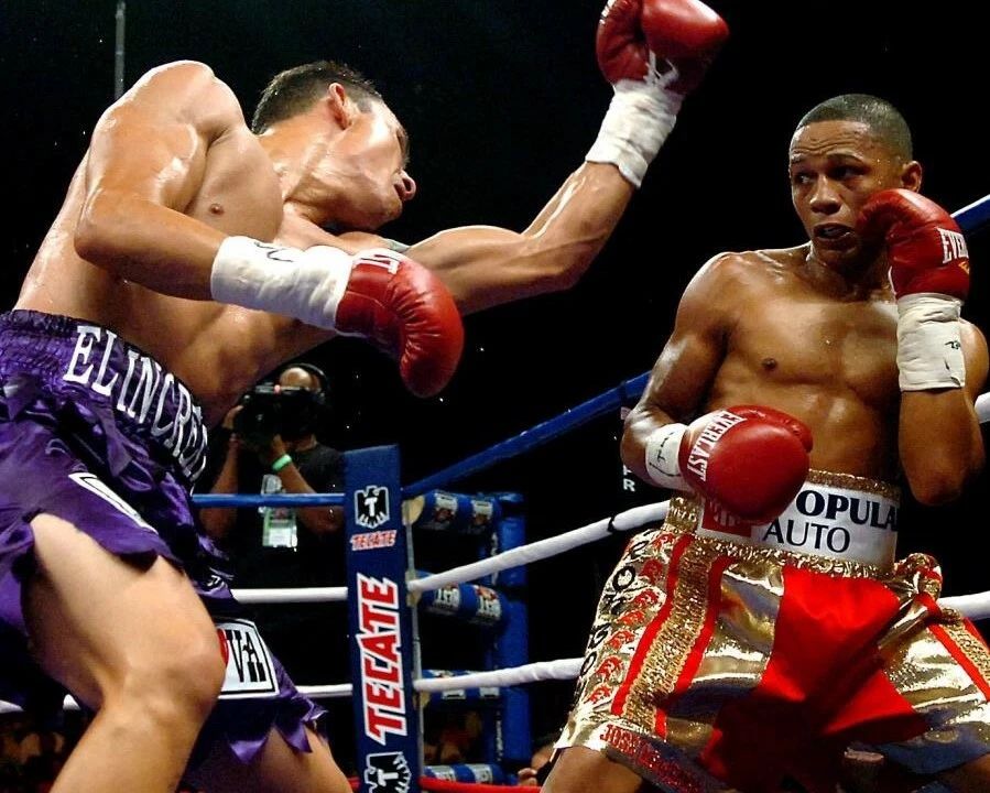 Ivan Calderon Keychain Boxing Picture Ring Action