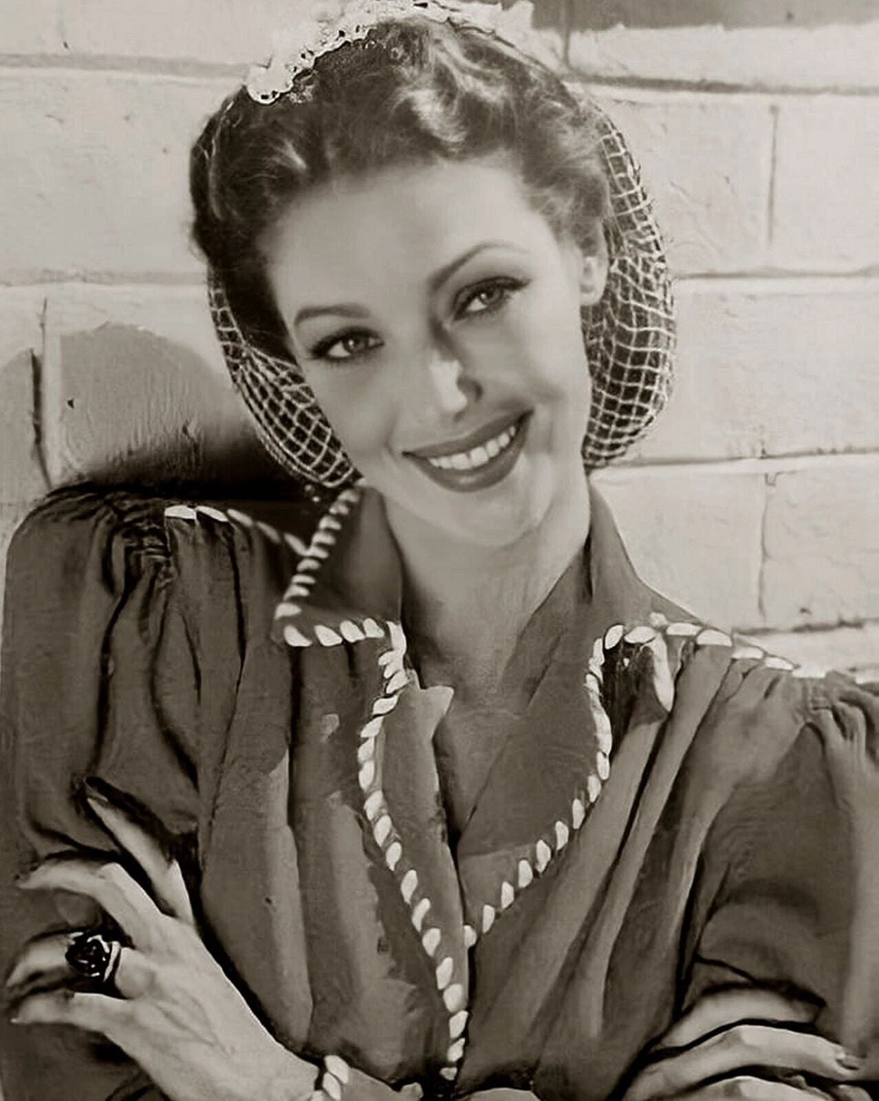 Iconic Actress Loretta Young Classic Retro Portrait Picture Magnet