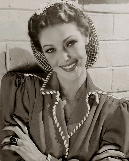 Iconic Actress Loretta Young Classic Retro Portrait Picture Magnet