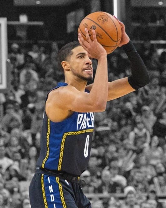 Indiana Pacers Tyrese Haliburton Glossy Keychain Spotlight Basketball Print