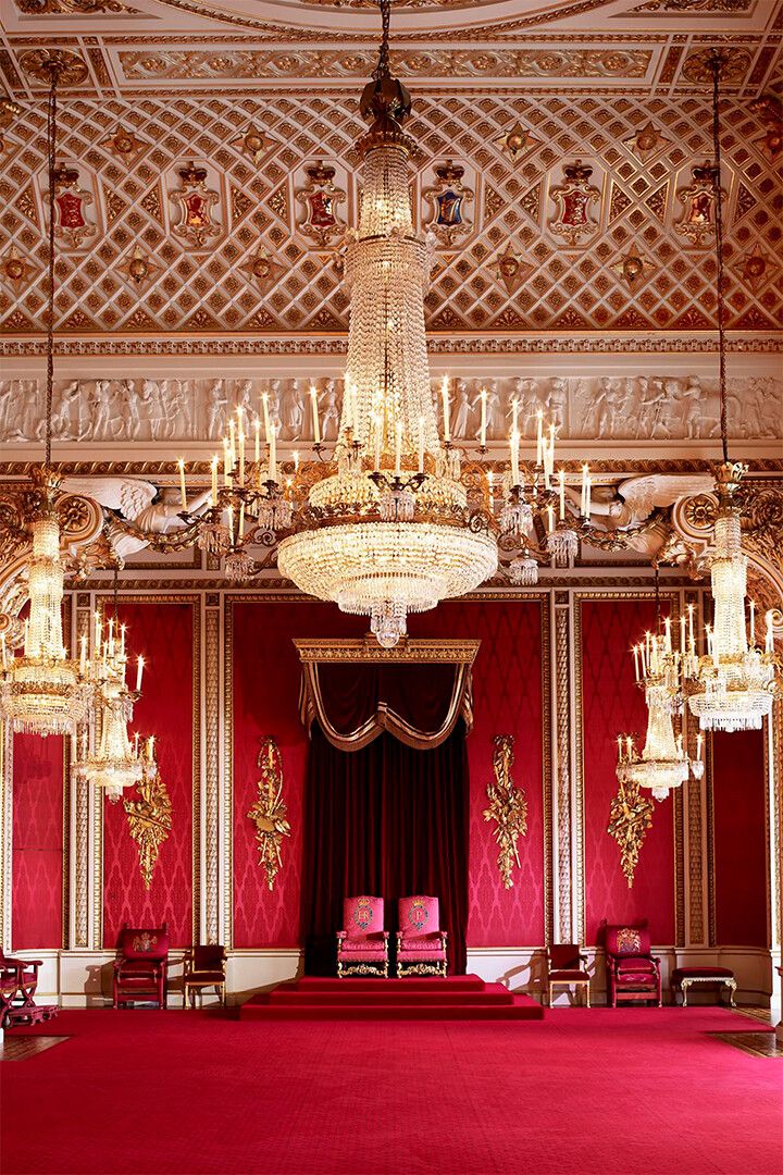 Inside Queen Elizabeths Palace Print Jigsaw Puzzle