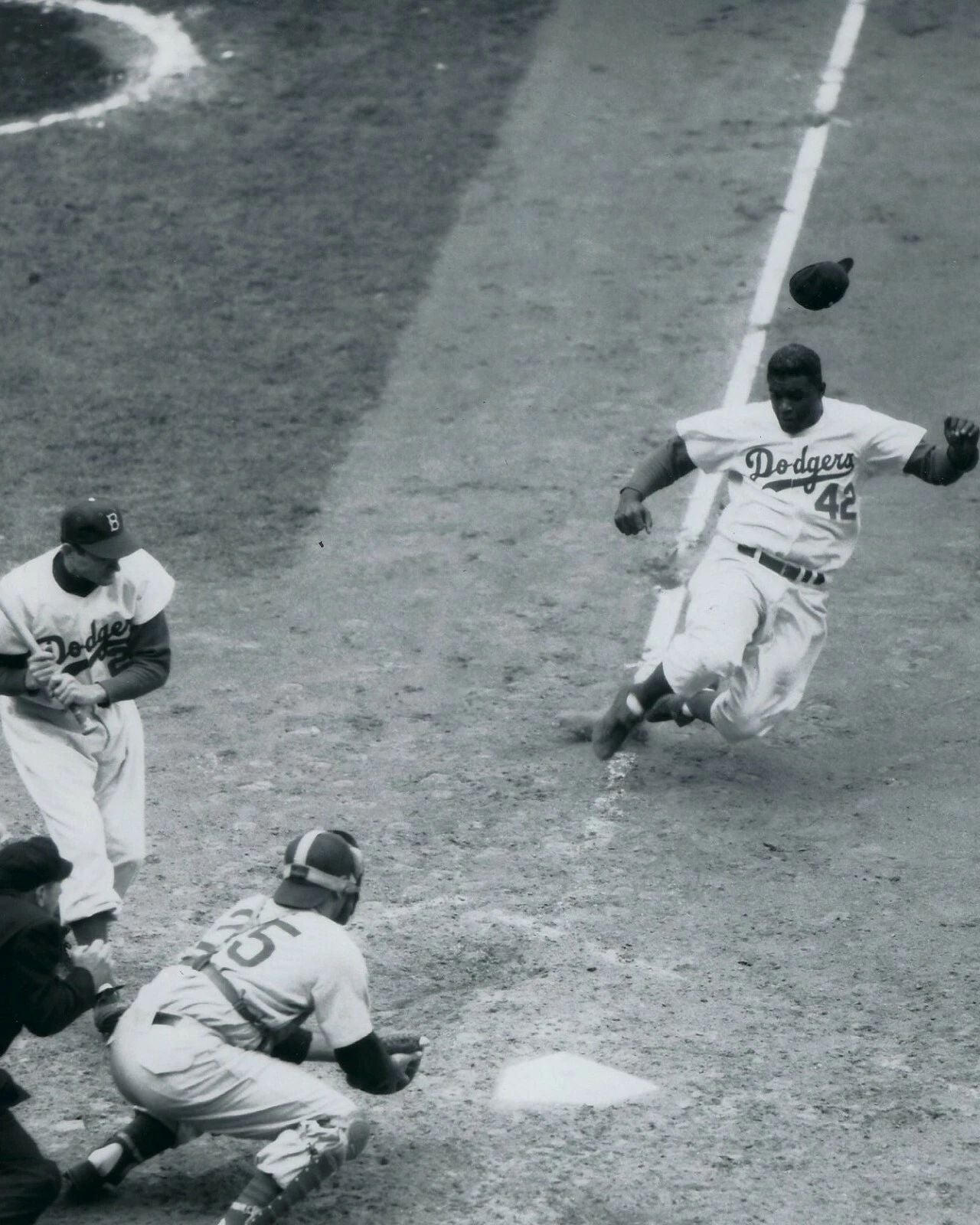 Jackie Robinson Photo Brooklyn Dodgers Baseball Picture Stealing Home Mlb