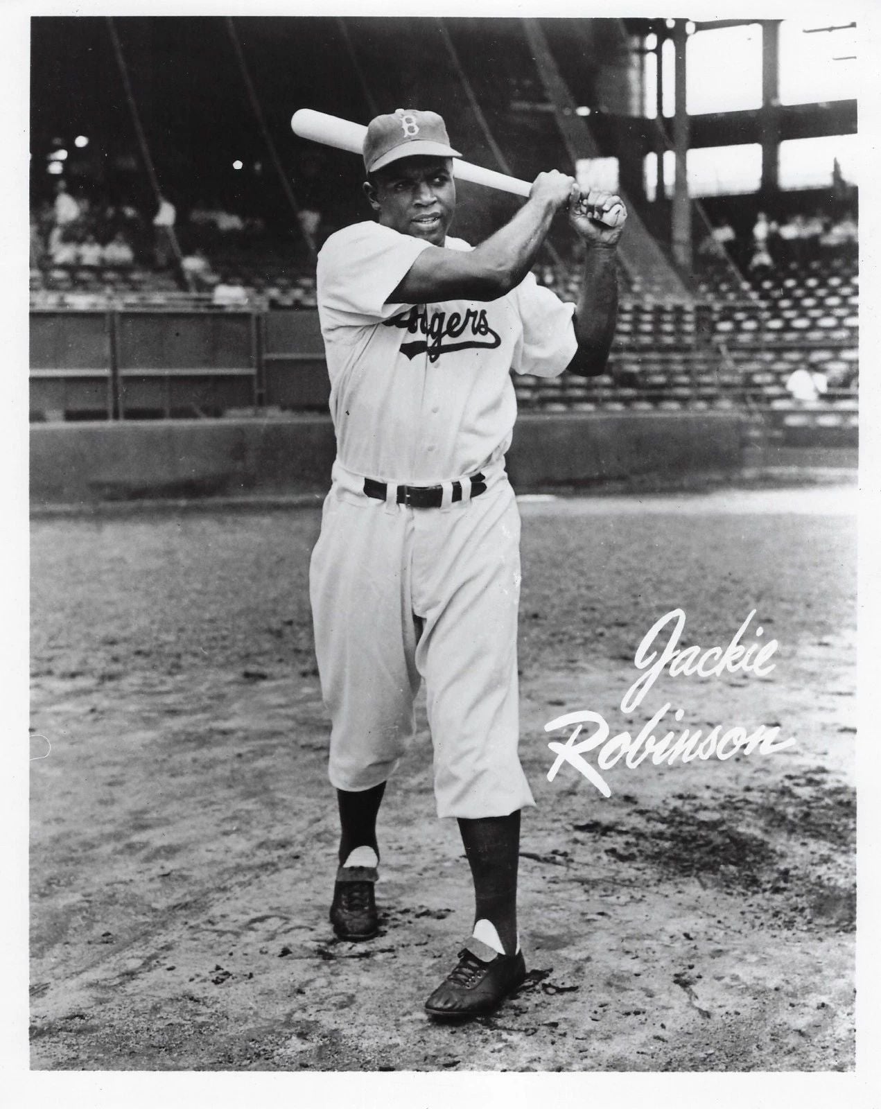 Jackie Robinson Brooklyn Dodgers Baseball Swinging Bat 300 Piece Jigsaw Puzzle