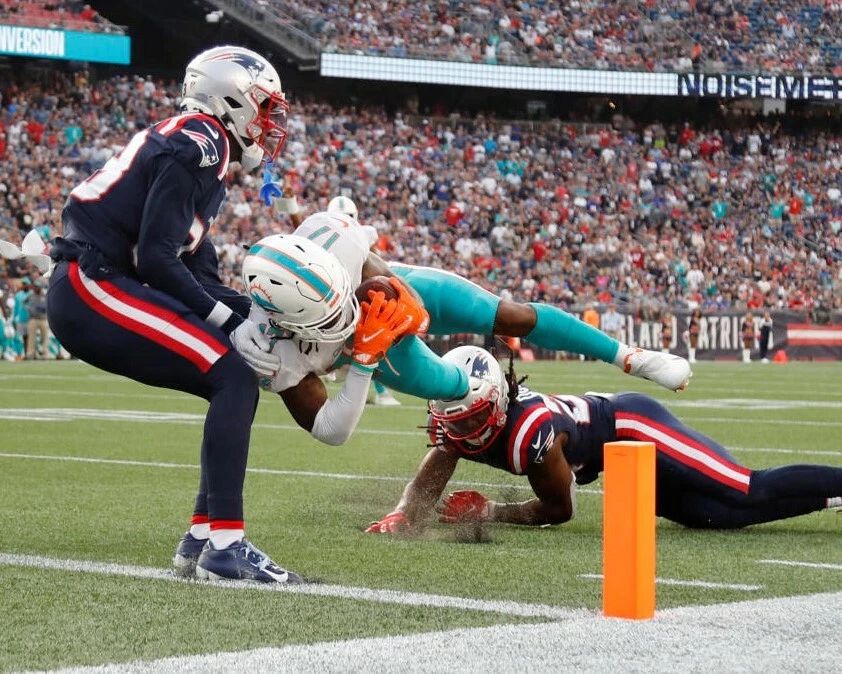 Jaylen Waddle Photo Miami Dolphins Picture Nfl Football Vs Patriots