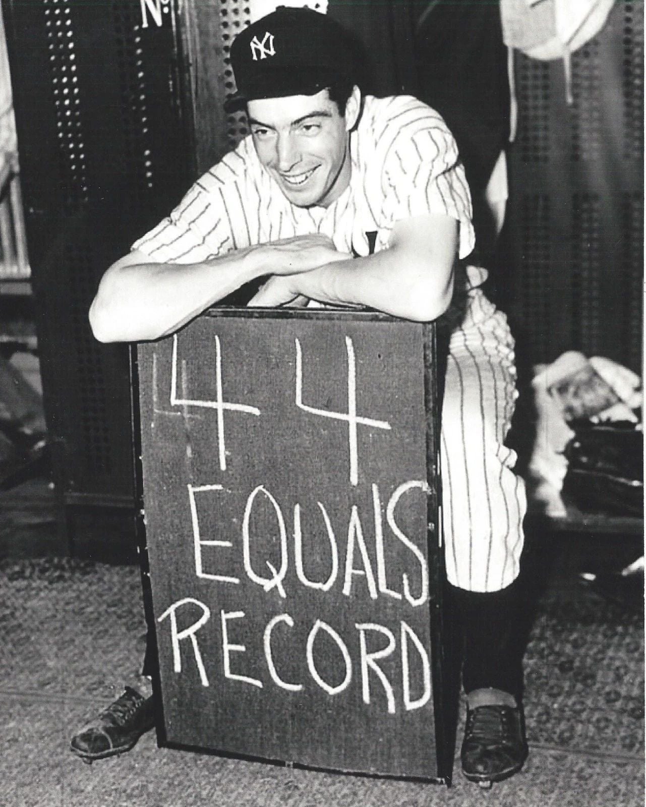 Joe Dimaggio Keychain New York Yankees Ny Baseball Picture 44 Equals Record