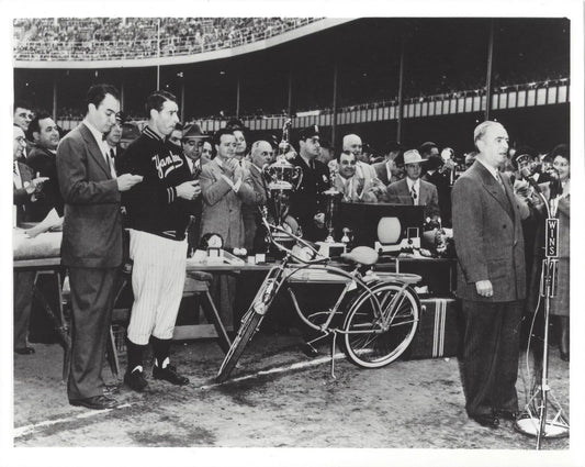 Joe Dimaggio Photo New York Yankees Ny Baseball Picture Joe Dimaggio Day