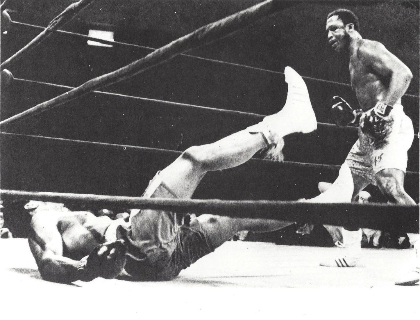 Joe Frazier Floors Muhammad Ali Photo Boxing Picture Bw 300 PCS Jigsaw Puzzle