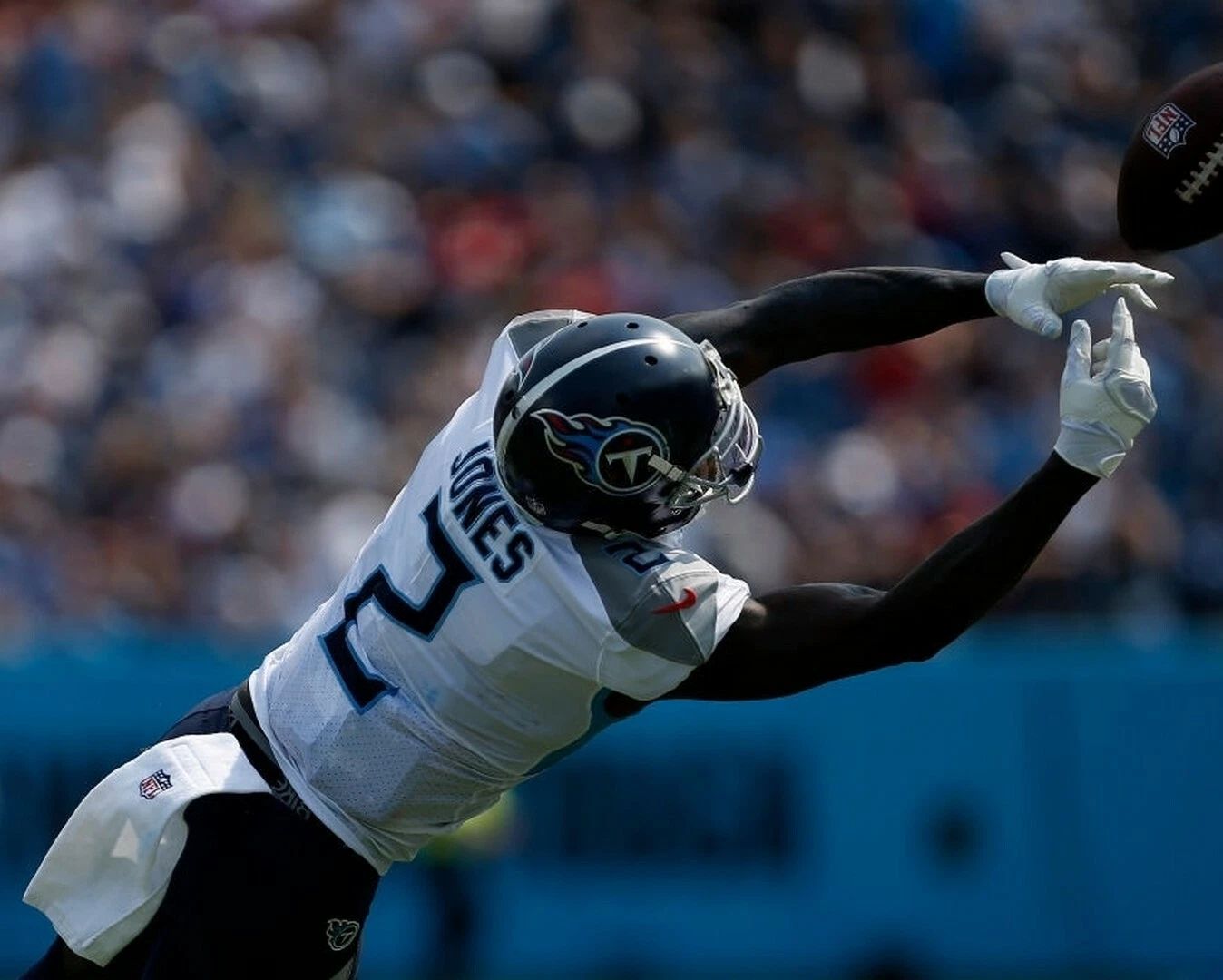 Julio Jones Photo Tennessee Titans Picture Nfl Football Stretched Out