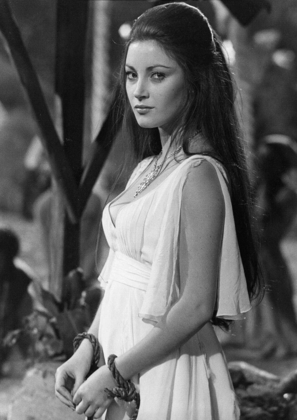 Jane Seymour In 1973 James Bond Movie Live And Let Die Magnet Magnet