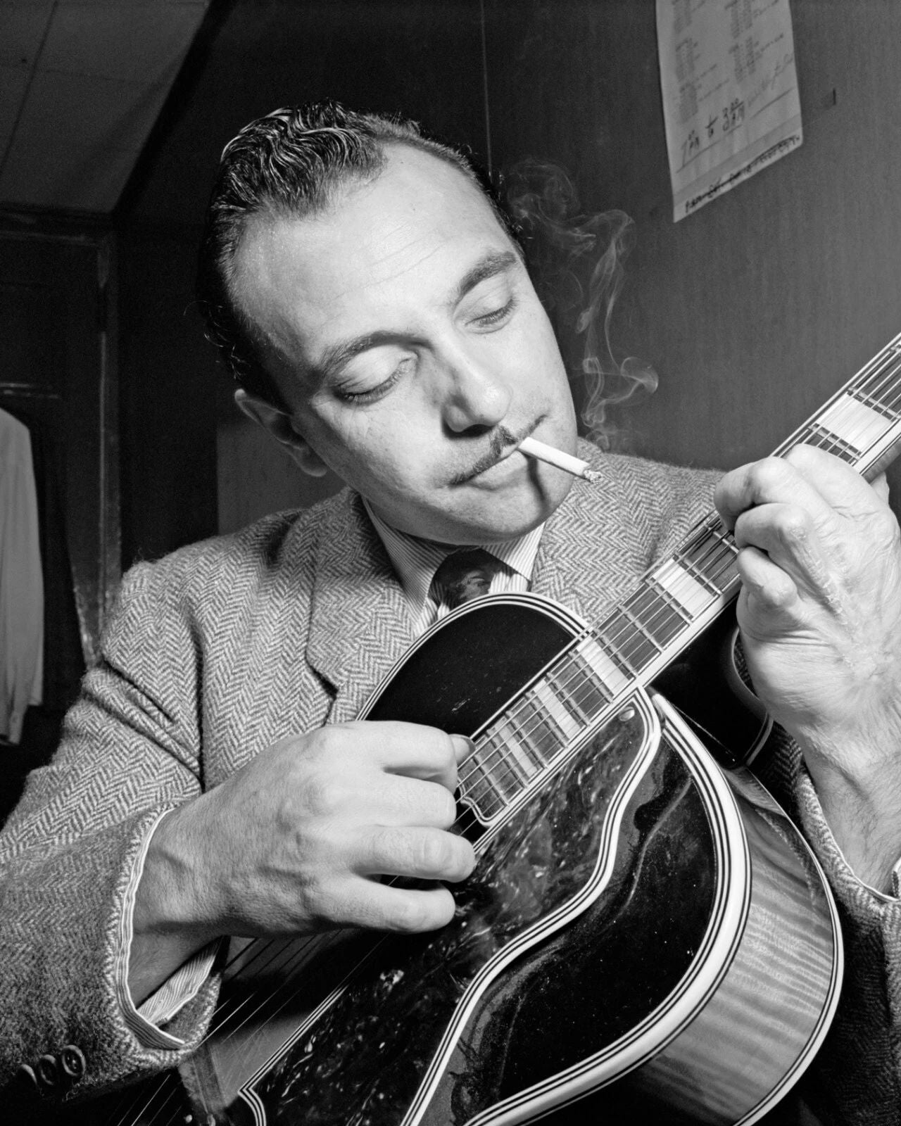 Jazz Guitarist Django Reinhardt Glossy Keychain Old Music Keychain