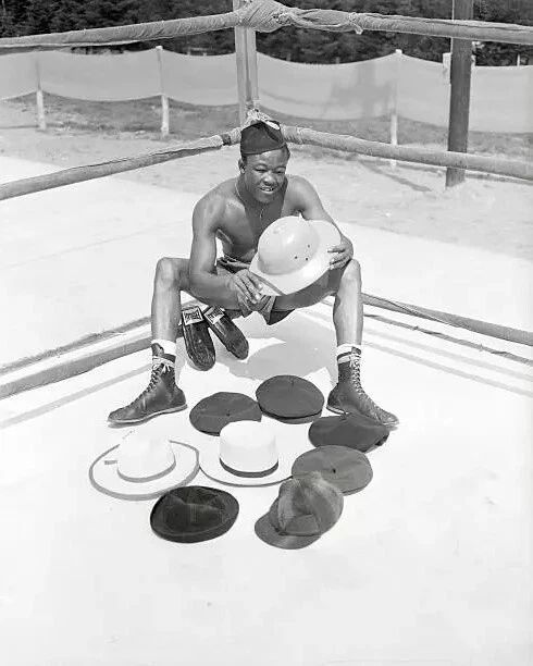 Kid Gavilan Photo Boxing Picture In Ring