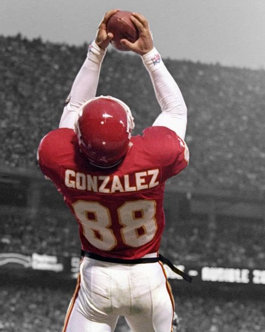 Kansas City Chiefs Tony Gonzalez Glossy Magnet Spotlight Magnet