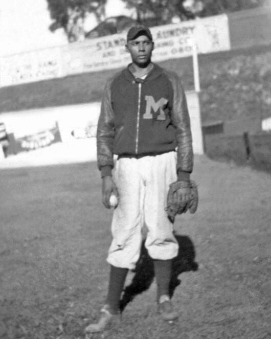 Kansas City Monarchs Hilton Smith Glossy Keychain Negro League Print Hof 2001