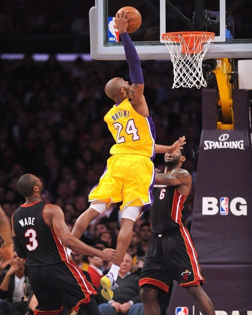 Lebron James Kobe Bryant Photo Cleveland Cavaliers Lakers Basketball Dunk