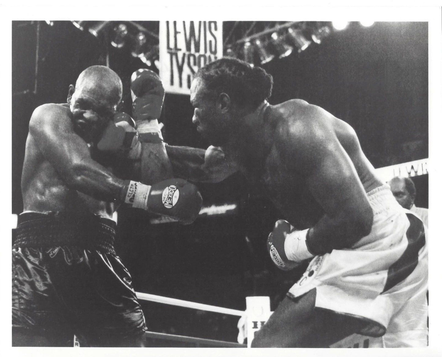 Lennox Lewis Vs Mike Tyson Photo Boxing Picture Hard Right By Lewis