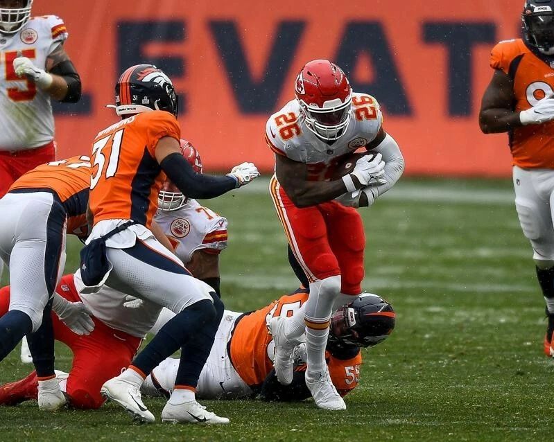 Le'Veon Bell Kansas City Chiefs Kc Nfl Football Vs Broncos 300 PCS Jigsaw Puzzle