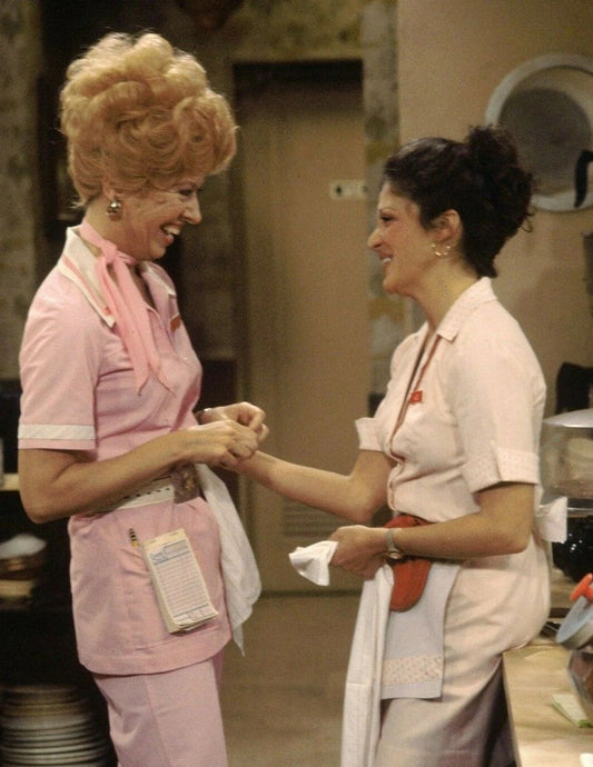 Linda Lavin & Polly Holliday In Sitcom Tv Show Alice Magnet Picture