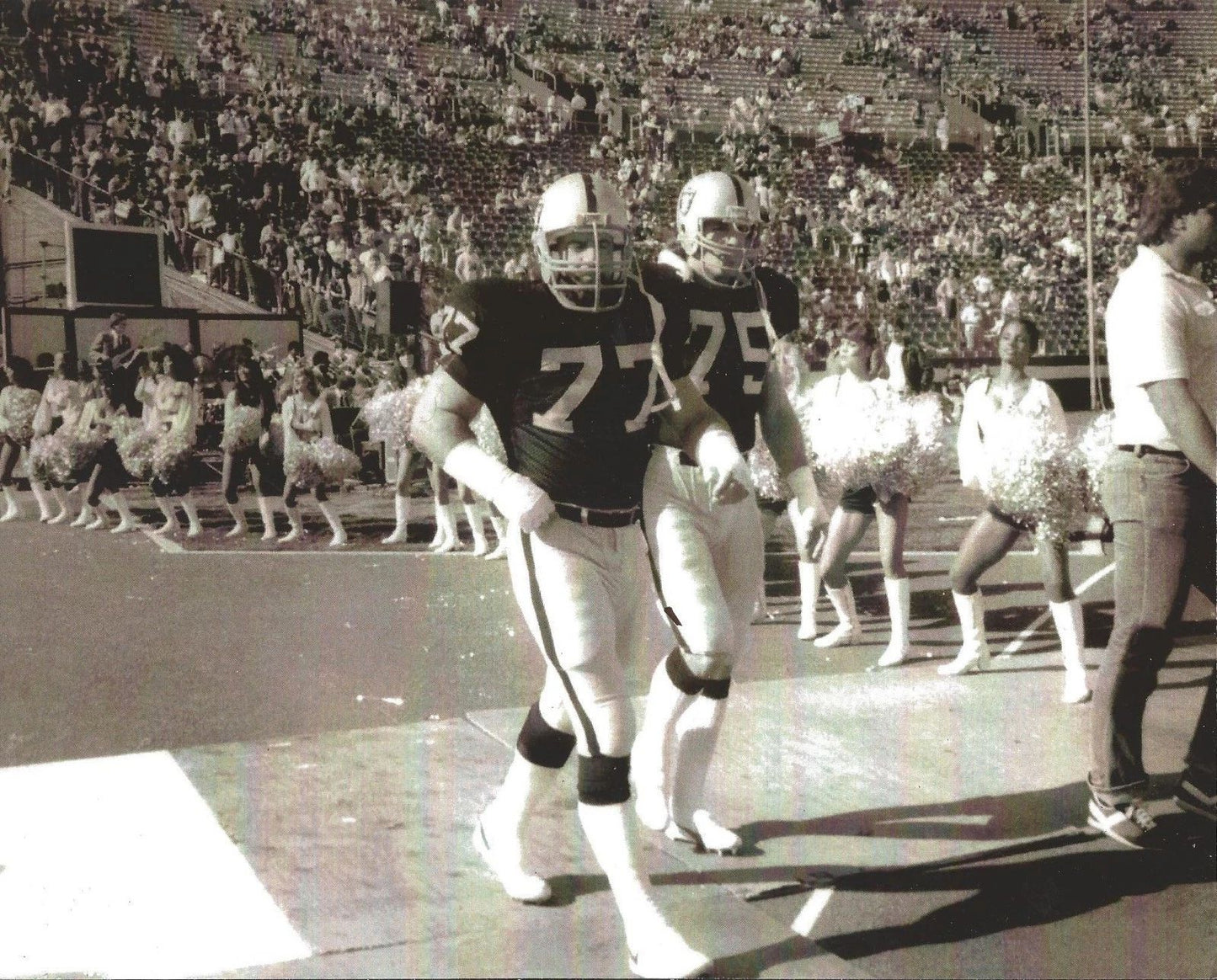 Lyle Alzado & Howie Long Photo Los Angeles Raiders La Picture Nfl Football