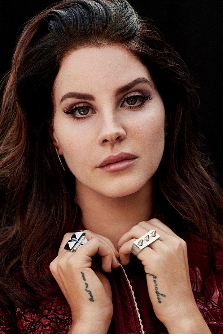 Lana Del Rey Music Singer Model Artist Painting Keychain
