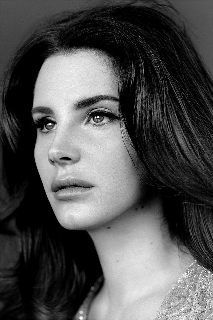 Lana Del Rey Music Star Model Fashion Painting Keychain