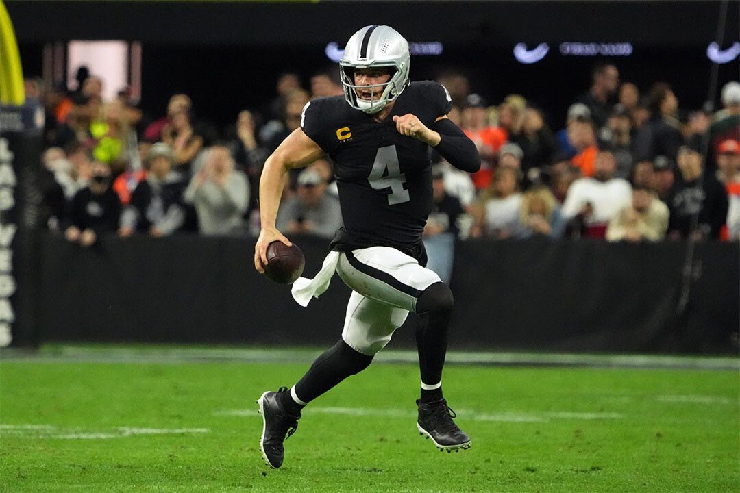 Las Vegas Raiders American Football Player Derek Carr Magnet