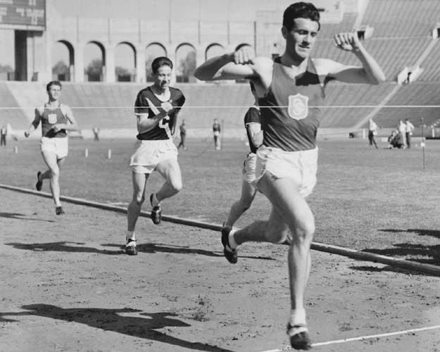 Long Distance Runner Louis Zamperini Glossy Magnet Unbroken Magnet Usc 2