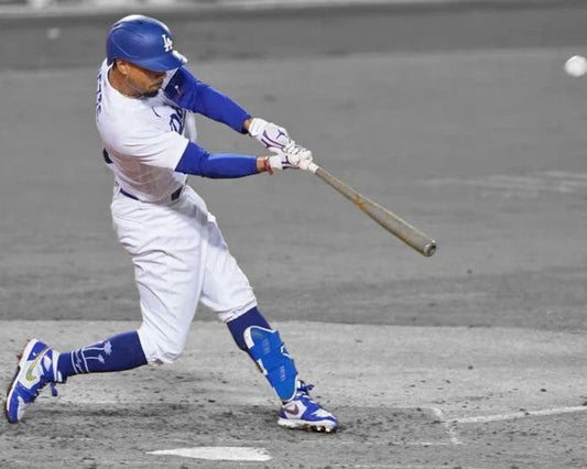 Los Angeles Dodgers Mookie Betts Glossy Magnet Spotlight Magnet