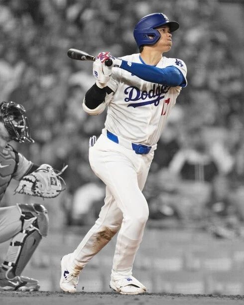 Los Angeles Dodgers Shohei Ohtani Glossy Keychain Baseball Spotlight Print 2