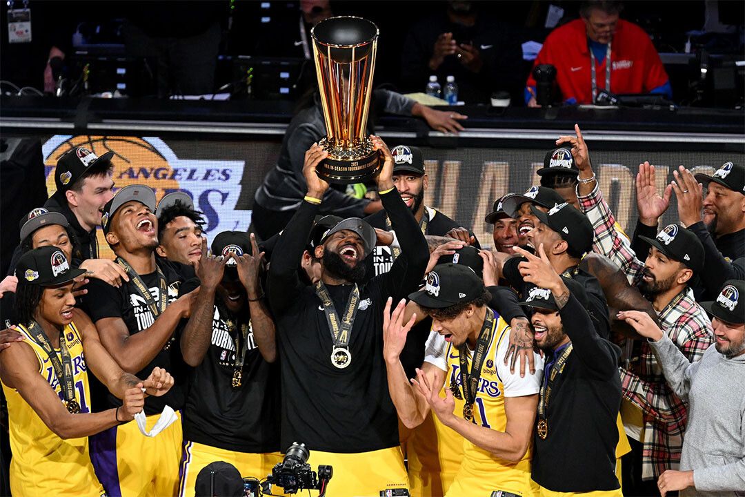 Los Angeles Lakers Cup Final Match Basketball Players Wall Art Poster
