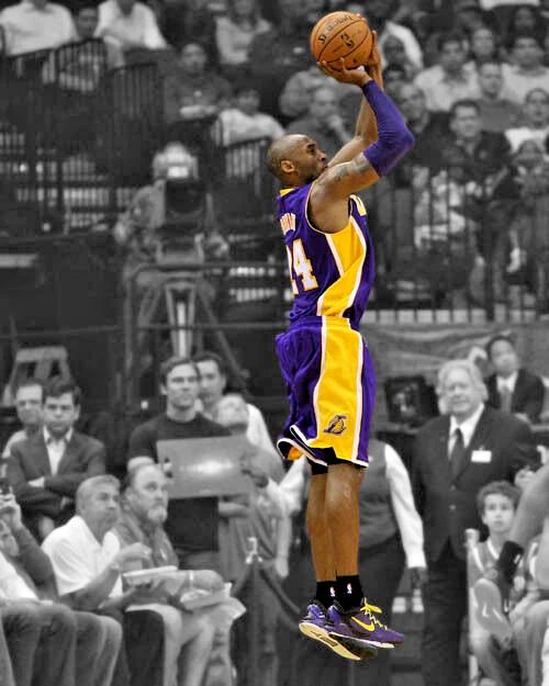Los Angeles Lakers Kobe Bryant Glossy Keychain Spotlight Basketball Print 2