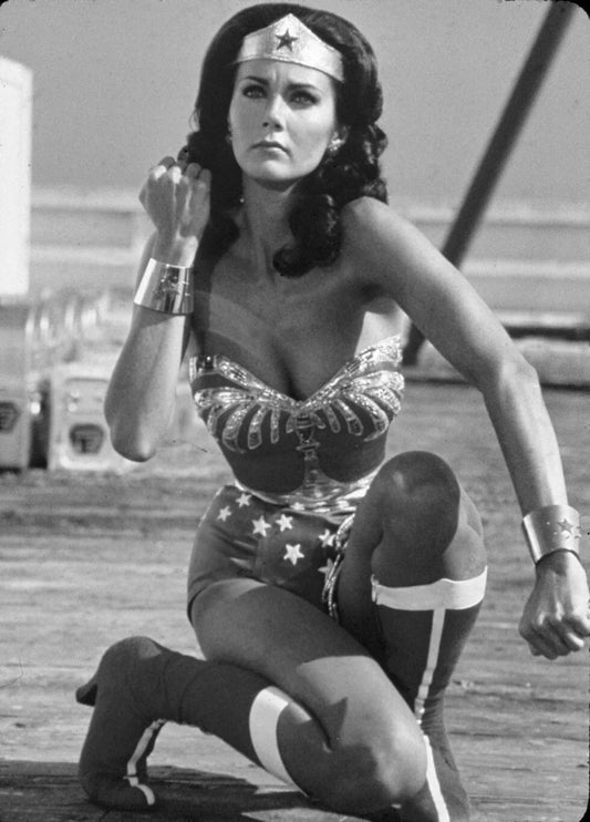 Lynda Carter In 70S Tv Show Wonder Woman Picture Magnet Print