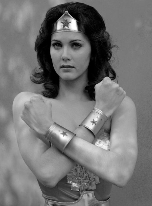 Lynda Carter In Tv Series Wonder Woman Picture Magnet Print