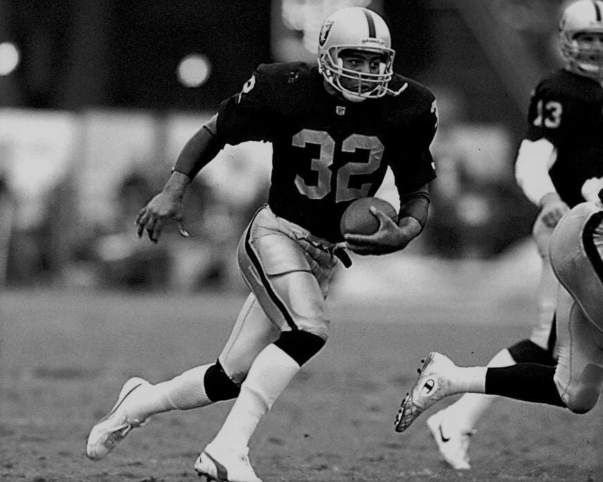 Marcus Allen Photo Los Angeles Raiders La Picture Nfl Game Action Bw