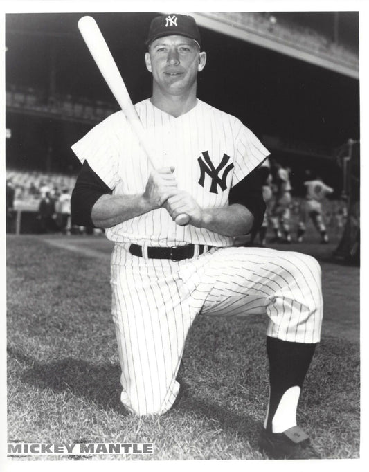 Mickey Mantle Keychain New York Yankees Ny Baseball Picture On Knee