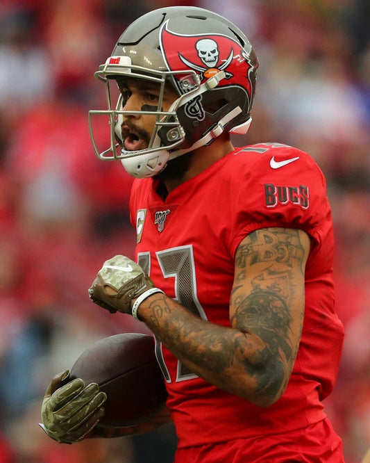 Mike Evans Photo Tampa Bay Buccaneers Football Picture Nfl Close With Ball