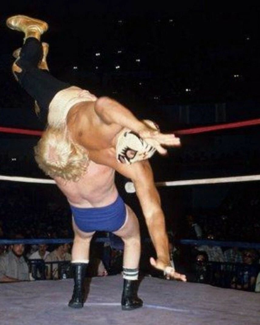 Mil Mascaras Photo Wrestling Picture Wwf Off Ropes
