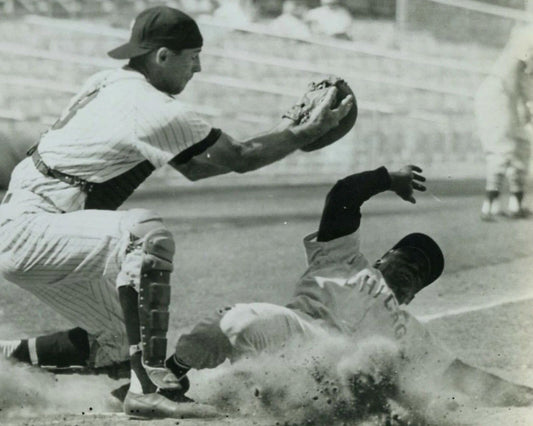 Minnie Minoso Keychain Chicago White Sox Baseball Picture Mlb Sliding