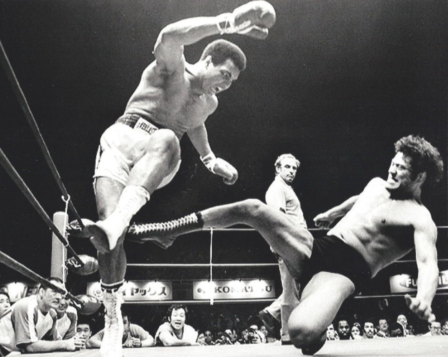Muhammad Ali Vs Antonio Inoki Photo Boxing Japan Wrestler Picture