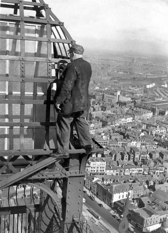 Man Working Blackpool Tower Uk England No Safety Retro Picture Photo