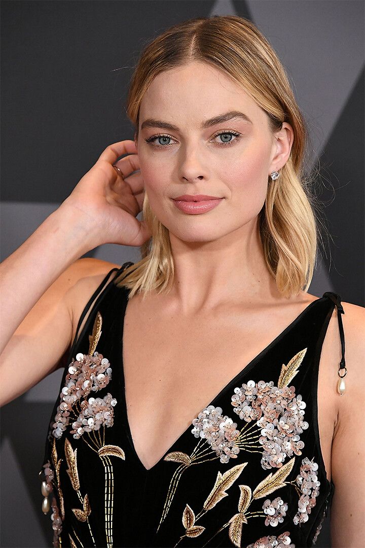 Margot Robbie Celebrity Actress Producer Idol Magnet