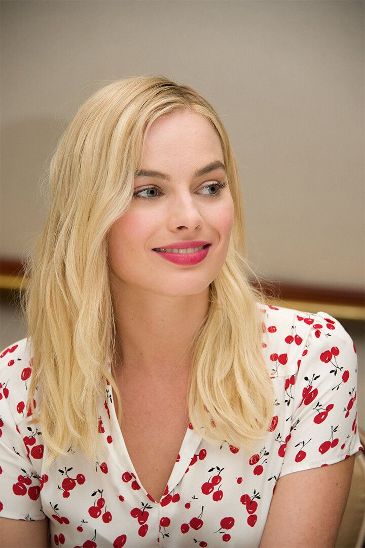 Margot Robbie Celebrity Tv Series Actress Artist Wall Art Home Poster