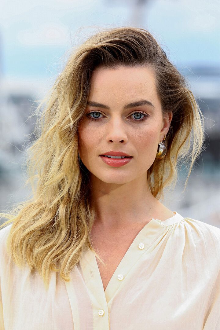 Margot Robbie Tv Series Actress Film Producer Wall Art Home Decor Poster
